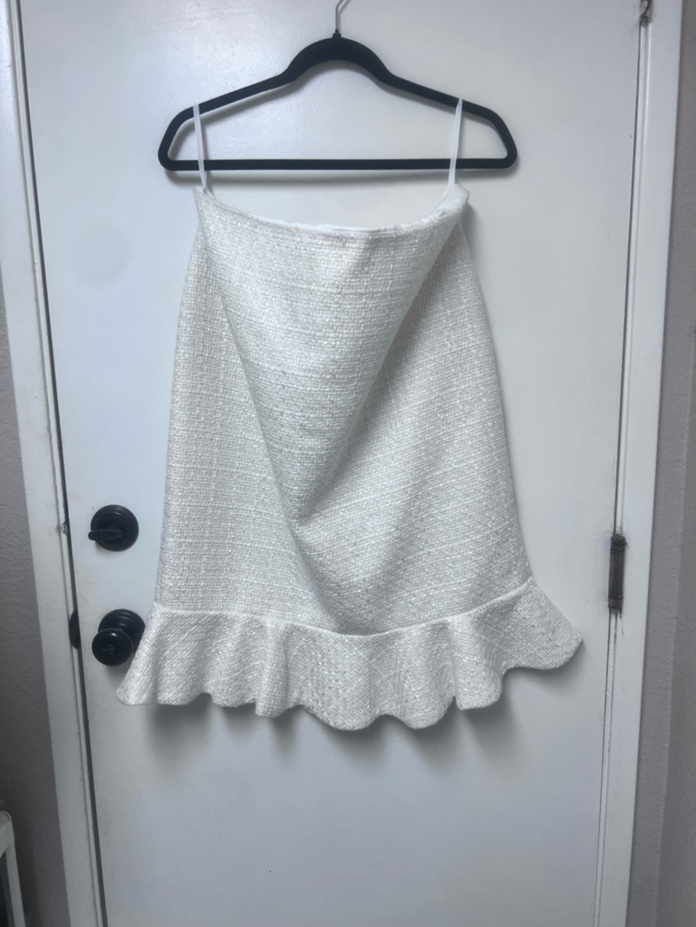 Donna Karan White A-Line Ruffle Hem Skirt